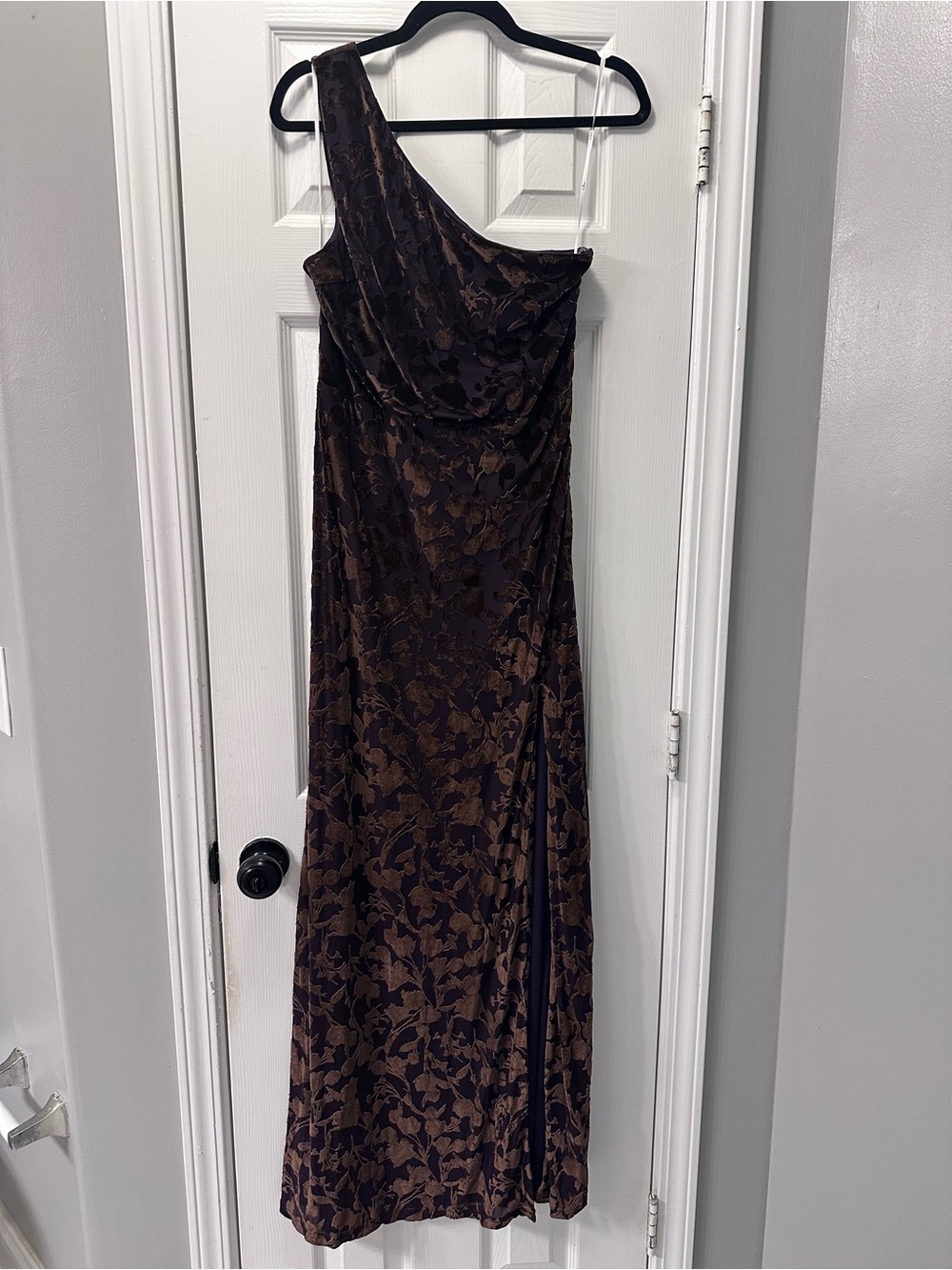 Lulus Marvelous Moi Dark Plum Burnout Velvet One-shoulder Maxi Dress Purple - Picture 3 of 5